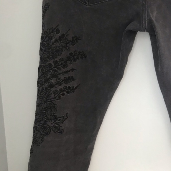 Free People Grey Embroidered Straight Leg Jeans 25 - Picture 7 of 9